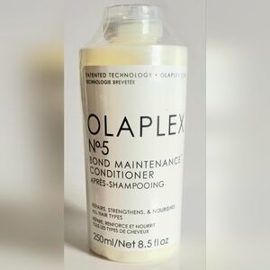 OLAPLEX No.5 Bond Maintenance Conditioner - White